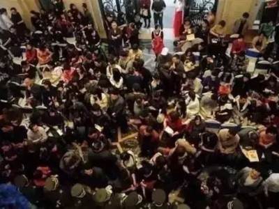 今年楼市异常火爆，国人太贱的结果……