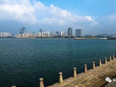 在青岛生活了很多年的人倾其一生就是为了一套房、一辆车