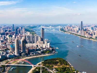 房价跌到了40-50%的地方皆是房价高点