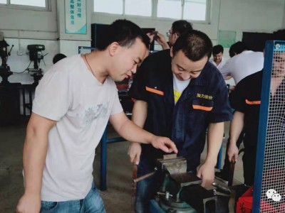 长兴技师学院联合各乡镇成校11个企业新型学徒制培训班开班