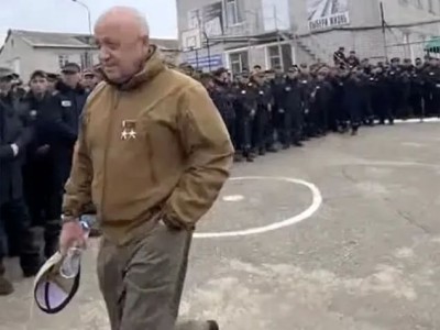 一场俄乌战争把全球经济拖下了水，相逢曾相识
