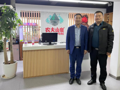 河南妙德律师事务所与农夫山泉河南大区高管进行座谈